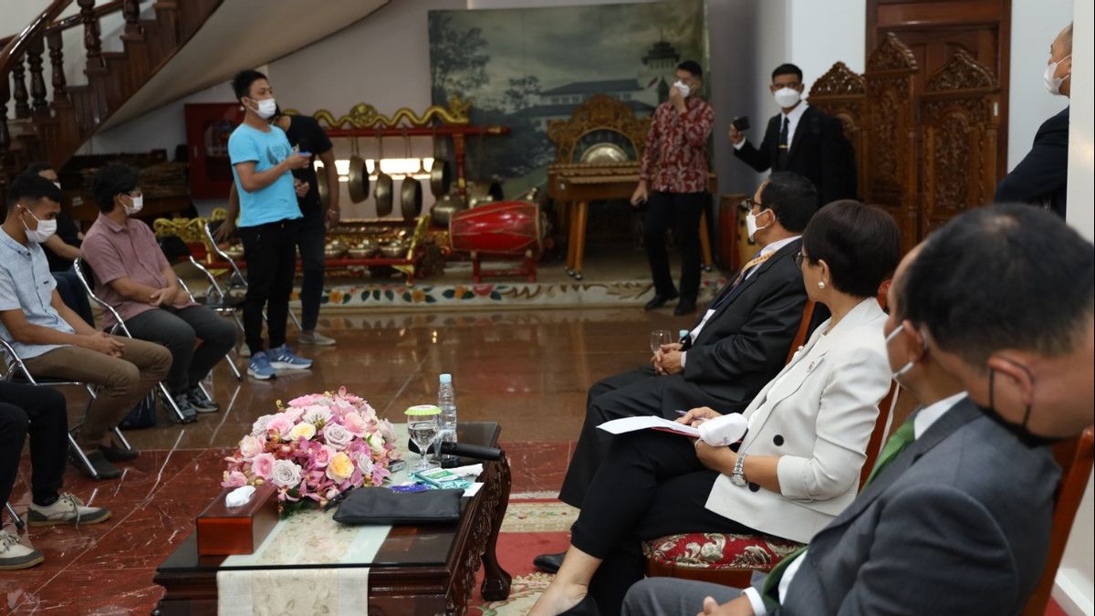 外交部长里诺在印度尼西亚驻金边大使馆会见62名印度尼西亚人，邀请开展一场运动，以就业为诱饵防止人口贩运