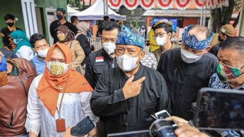  Pasien Omicron di Bandung Sempat Bergejala Batuk