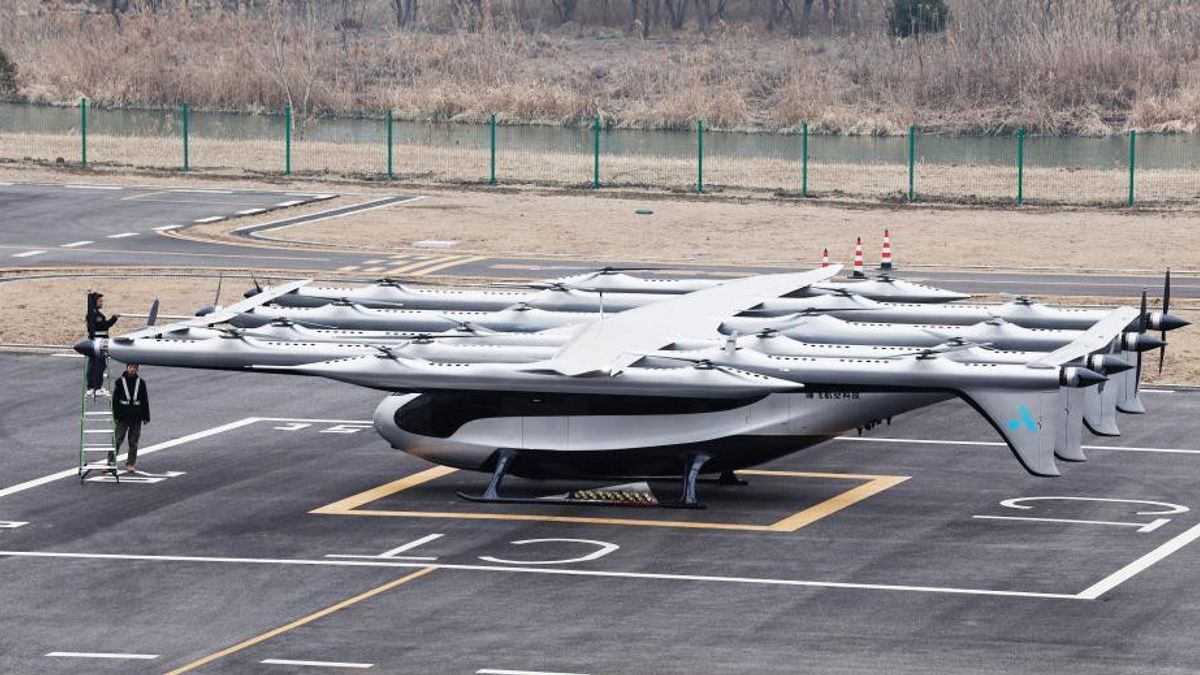 China Flies World's First 5-Ton Passenger eVTOL, New Standard for Global Air Taxis