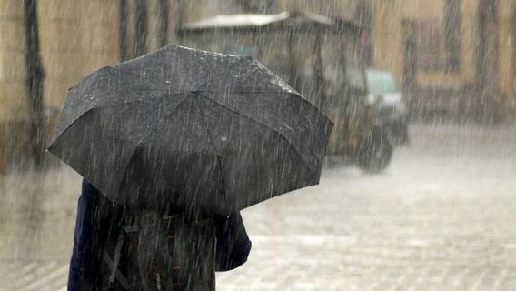  南苏门答腊部分地区 降雨 从白天开始 中度至大雨