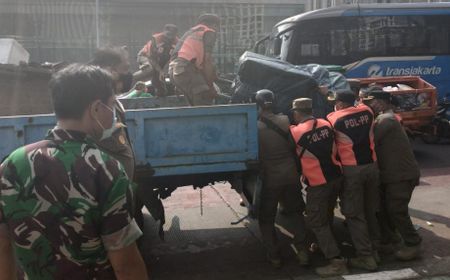 Keberadaannya Dianggap Mengganggu, PKL dan PMKS di Kawasan Masjid Istiqlal Ditertibkan Satpol PP