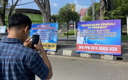 Spanduk 'Allah Maha Tahu dan Maha Melihat' PPNI Banda Aceh Penuhi Balai Kota Buntut Pemecatan 37 Perawat