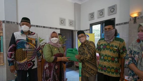 Regent Kustini Calls Pandemic Contributing To Increasing Poverty Rates In Sleman