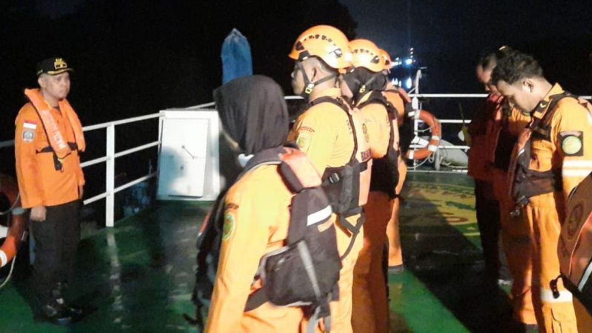 反击船,搜救队仍在寻找9名在邦唐海失踪渔民
