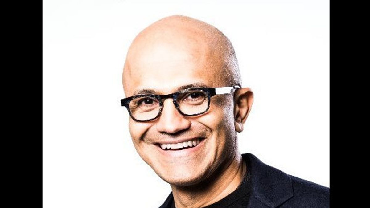 Microsoft CEO Assesses It's Not Easy to Change Default Settings on Computers and Smartphones