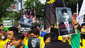 Jokowi Ulang Tahun, Mahasiswa Demo di Depan Istana Negara
