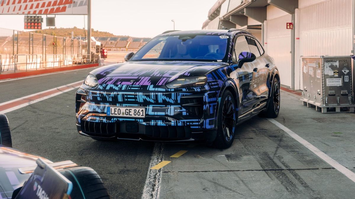 Porsche To Launch Cayenne Electric 19 November