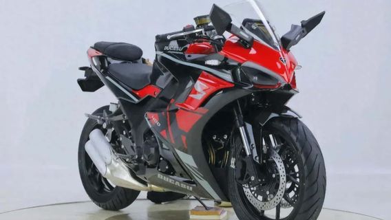 中国本地品牌推出了杜卡迪式的体育摩托车,售价为4300万印尼盾