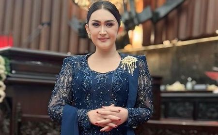 Potret 9 Artis saat Dilantik Jadi Anggota DPR RI 2024-2029, Cantik Kenakan Kebaya