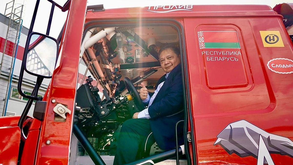 Menko Airlanggaは、食料と鉱業を強化するために、トラクターからダンプトラックまで、ベラルーシ、インドネシアの産業を訪問