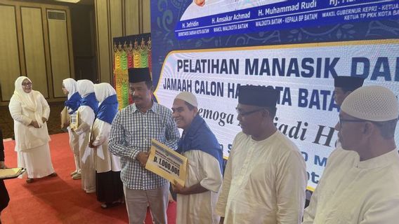 After Candidates For Hajj Pilgrims, Batam Mayor Leaves Prayer