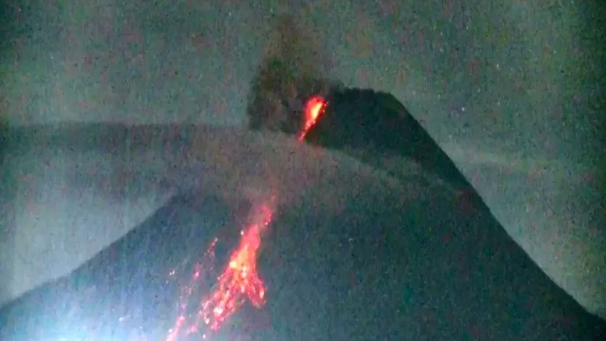Update Gunung Merapi: Awan Panas Meluncur Tiga Kali Hingga 1,8 km