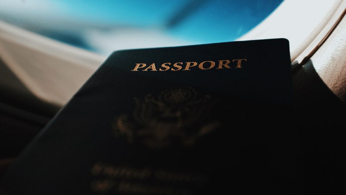 حاول الآلاف من مواطني هونج كونج الفرصة ليصبحوا مواطنين بريطانيين من خلال تأشيرات خاصة