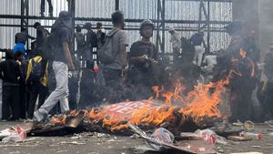 Ratusan Demonstran Ditangkap Polda Metro Jaya, IPW Singgung Hak Bantuan Hukum