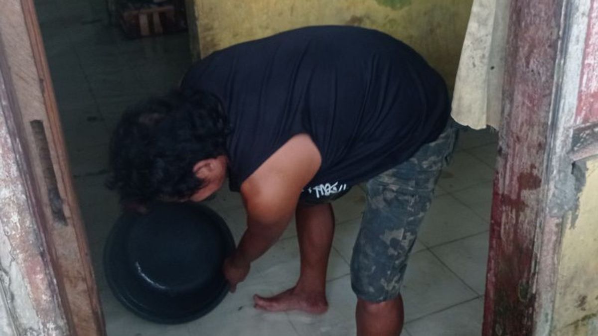 غمر مئات المنازل في وسط رانغكاس بيتونغ لباك في الفيضانات