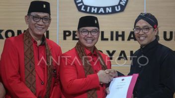 Promoted By PDIP, Hasto Wardoyo-Wawan Registers For The Yogyakarta Regional Head Election To The KPU