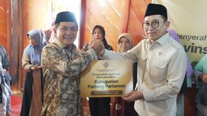 Salurkan Bantuan di Situs Syekh Burhanuddin, Menbud Fadli Zon Soroti Ancaman Bencana pada Warisan Budaya