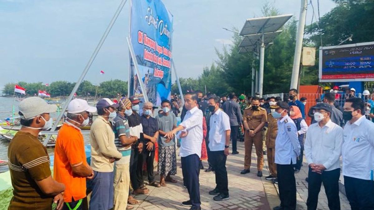 Presiden Perintahkan PUPR Bangun Pemecah Ombak Bagi Nelayan di Surabaya