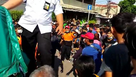 Bocah 13 Tahun yang Tenggelam di Sungai Ciliwung, Tewas Usai Selamatkan Temannya 