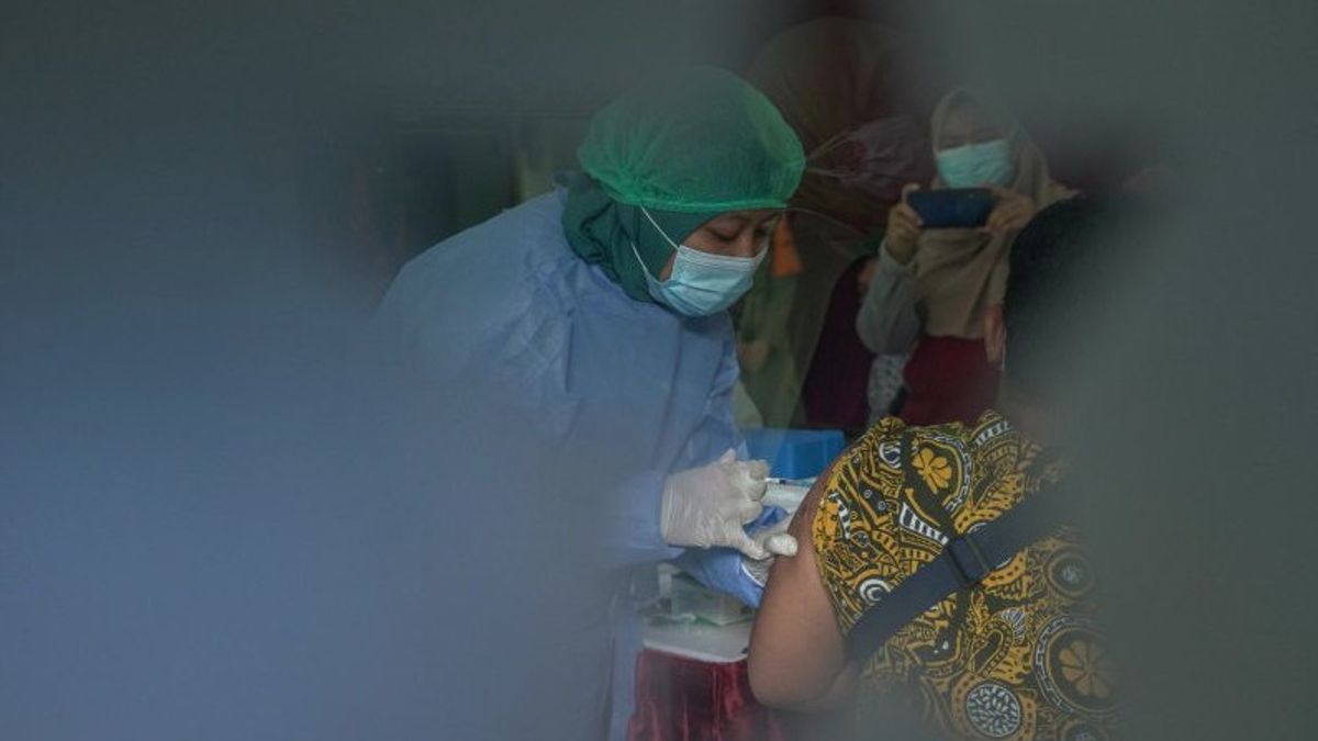 Depuis Janvier, 192 Honoraires Pour Les Agents De Vaccination COVID-19 à Aceh N’ont Pas été Payés