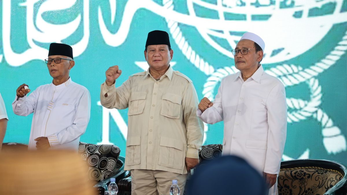 参观Probolinggo的Ponpes,Prabowo Dinobatkan Jadi Sahabat Santri Indonesia