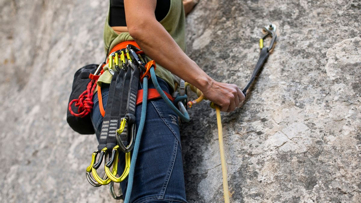 Apa Itu Anchor dalam Rock Climbing dan Cara Membuatnya untuk Menghindari Risiko Kelakaan