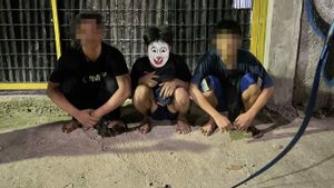Trois jeunes sur le mont Sahari Jakpus arrêtés lors d’une rassemblée portant du Celurit