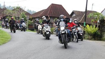 “<i>Road Show</i>” Ala Bupati Tabanan: Jelajahi Desa-desa dengan Roda Dua 