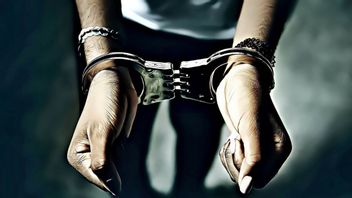 Pamekasan警方逮捕 迫害快递员 COD 套餐
