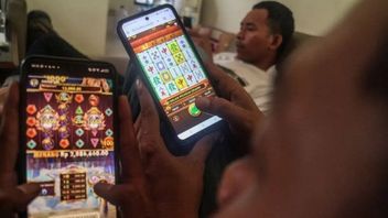 Regulations And Integrity Of Apparatus Become Constraints Of Eradicating Online Gambling In Indonesia