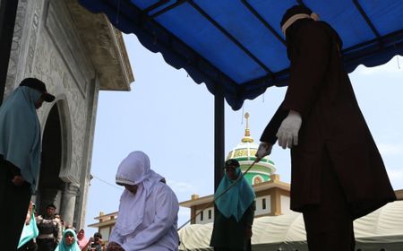 Hukum Cambuk Tak Lagi di Halaman Masjid Aceh dalam Memori Hari Ini, 12 April 2018