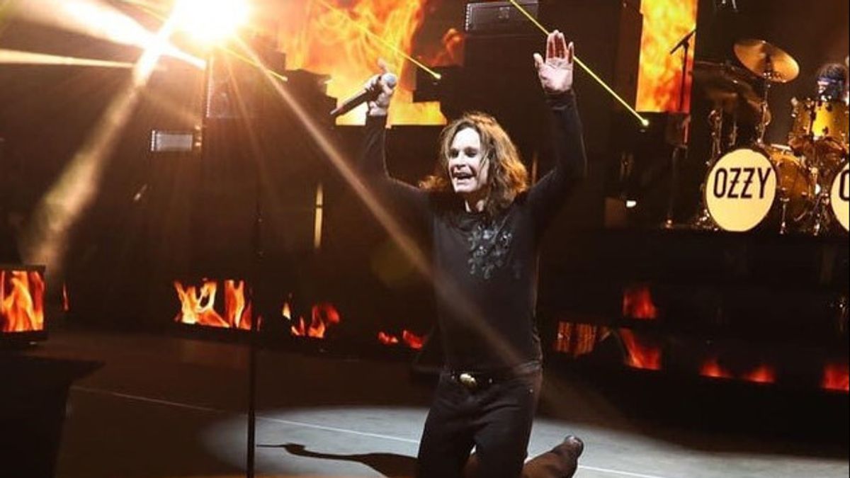 Ozzy Osbourne Jalani Operasi Lagi: “Saya Sangat Kesakitan”