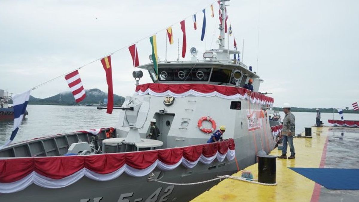 インドネシア海軍、国産巡視艇2隻発射