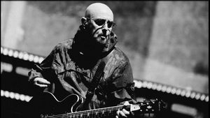 Idap Kanker Prostat, Bonehead Umumkan Rehat dari Tur Oasis