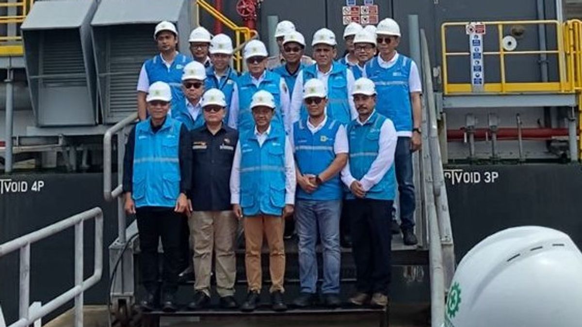 Reviewing The Ambon Floating Power Plant, Bahlil Ensures That The Nataru Electricity Supply Is Safe