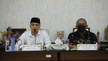 Maire De Surabaya: Le Personnel Du Sous-district Ne Travaille Pas Seulement Au Bureau, Prenez Le Terrain