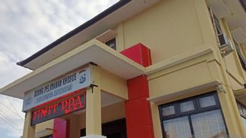 in du visage du suspect de corruption COVID-19 : le rôle de l’ancien Wabup porteur du masque COVID-19 : le collecte, les offres aux MPME