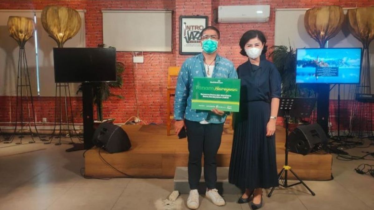 Desiree Tarigan dan Bams Eks Vokalis SamsonS Bantu Pelaku UMKM di Bali yang Terdampak Pandemi 