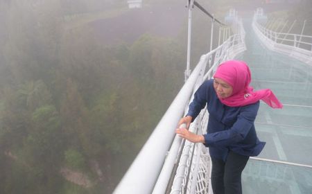 Khofifah: Jembatan Kaca Jadi Primadona Ikon Baru Wisata di Bromo