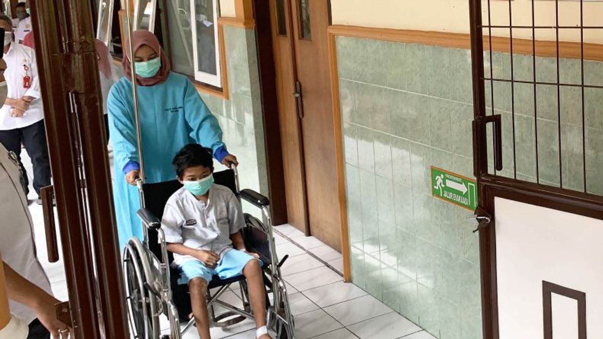 Operated 5 Times, A 10-year-old Boy Who Is A Victim Of The ROOM Tragedy Is Allowed To Go Home After 24 Days Of Treatment At The Hospital