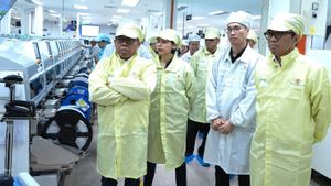 Deputy Minister Of Industry Proves Local Factory Is Able To Produce Smartphones, Asks Apple To Build Factory In Indonesia