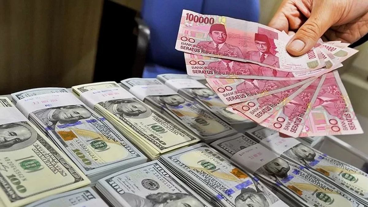 Rupiah Berpotensi Lanjutkan Pelemahan ke Rp15.820 per Dolar AS