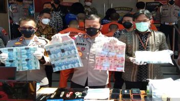 القبض على 9 تجار النقود المزيفة، بويولالي الشرطة سيتا المال Rp493 مليون أكثر