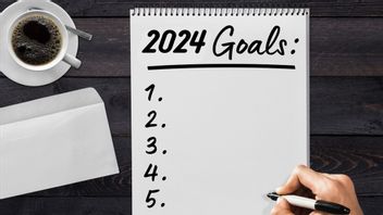 9 New Year's Resolution Ideas For 2024, Make Life More Organized