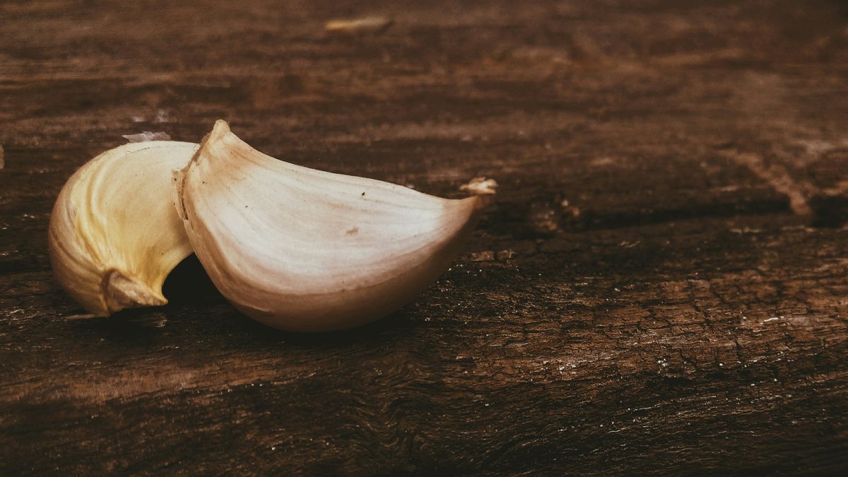 How Long Will Acar Garlic Last In The Refrigerator? Here's The Explanation