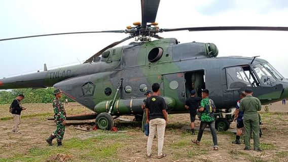 Helikopter TNI AD Mendarat Darurat di Blora, Tidak Ada Korban Jiwa