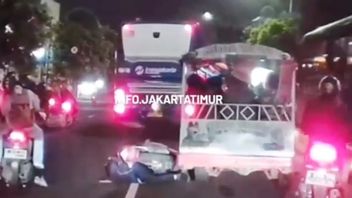 Aksi Ugal-ugalan Bus Transjakarta di Matraman Sebab Pemotor Jatuh di Matraman