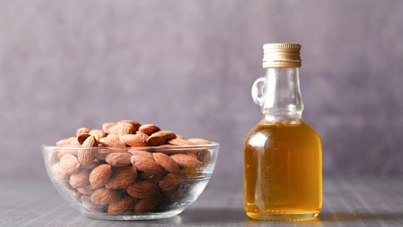 Manfaat Minyak Almond untuk Kesehatan Rambut   