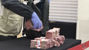 PT Karabha Digdaya Kemenkeu 회장이 PN Depok 회장과 함께 KPK의 용의자로 체포 됨