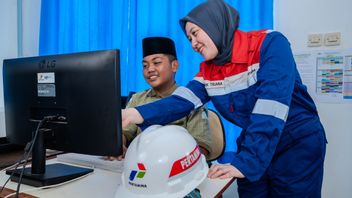 PGN Saka يدعم تحسين جودة التعليم وقدرات الشباب في منطقة العمل خطوة بخطوة